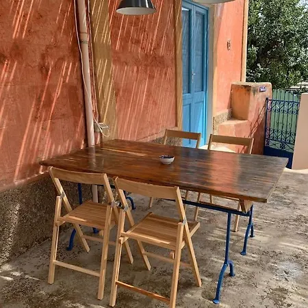 Filicudi Canale Casa Bra